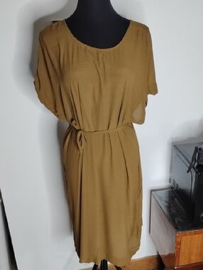 Madewell Belted Scoop-Neck Midi Dress in Mustard